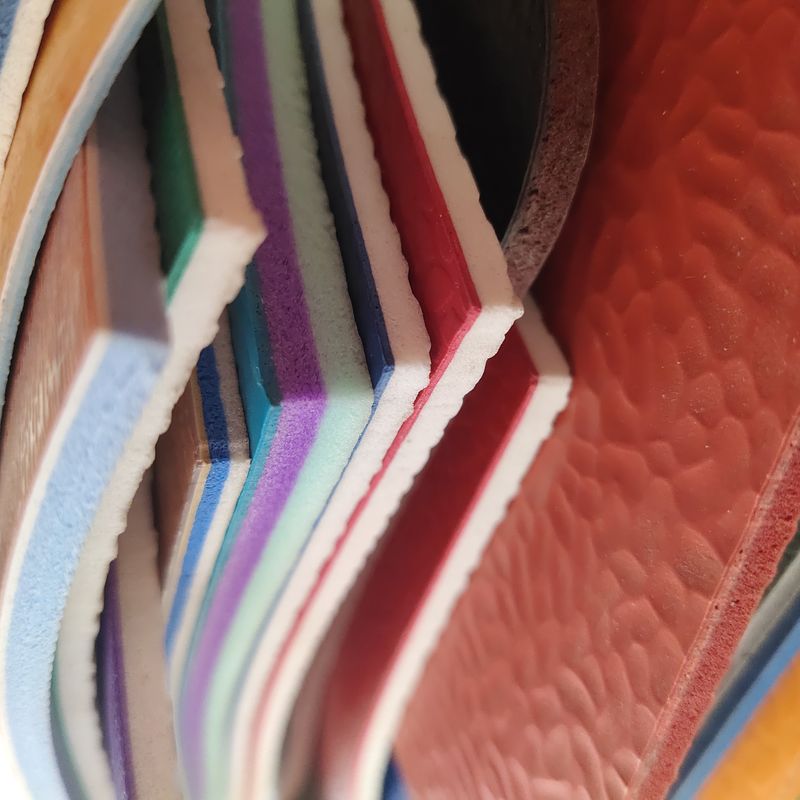 Спортивный виниловый пол Relle PVC в рулонах идеально подходит для всех типов крытых спортивных сооружений